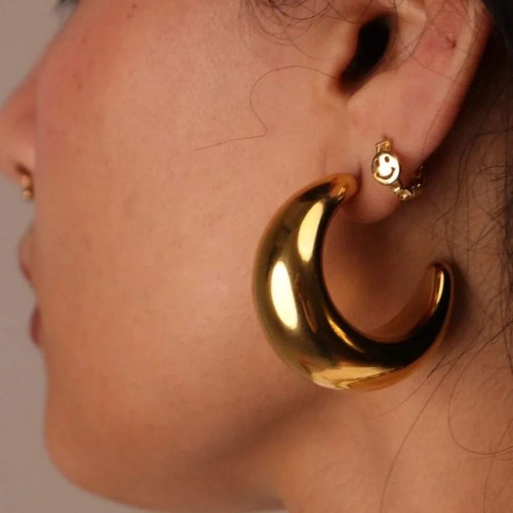NWOT Smiley Face Emoji Gold Huggie Earrings with Twisted Link Hoop Design